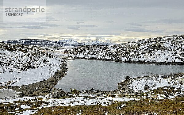 Lofotenlandschaft am Leuchtturm von Tranøy  Lofoten  Norwegen  Europa