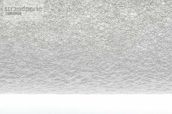 Ein weißes extrudiertes Polyethylen Schaumstoffrohr Textur vor weißem Hintergrund