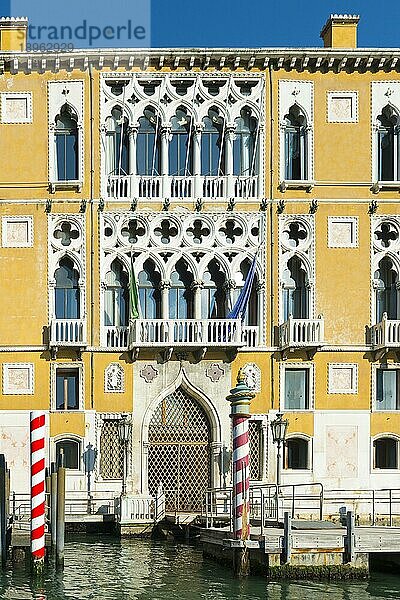 Schönes Haus an einem sonnigen Tag in Venedig  Venetien in Italien