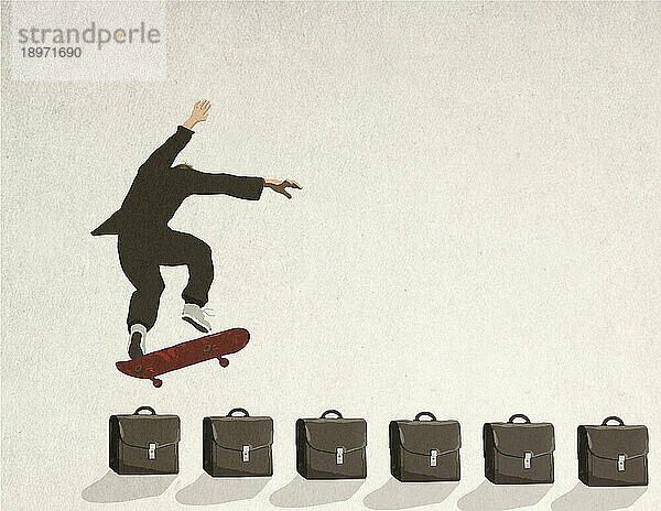 Geschäftsmann springt mit Skateboard über eine Reihe von Aktentaschen