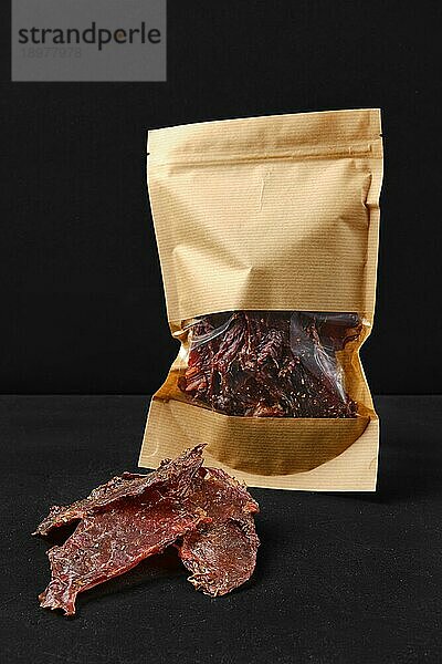 Getrocknetes Rindfleisch Jerky in Papierverpackung