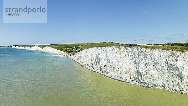 Luftbild-Panorama von den Kreidefelsen The Seven Sisters  South Downs  East Sussex  England  Großbritannien  Europa