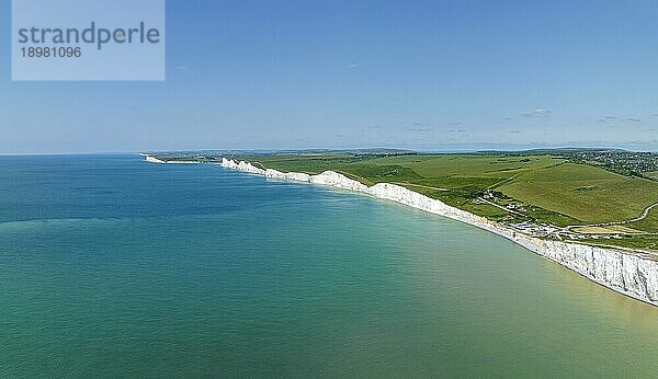 Luftbild-Panorama von den Kreidefelsen The Seven Sisters  South Downs  East Sussex  England  Großbritannien  Europa