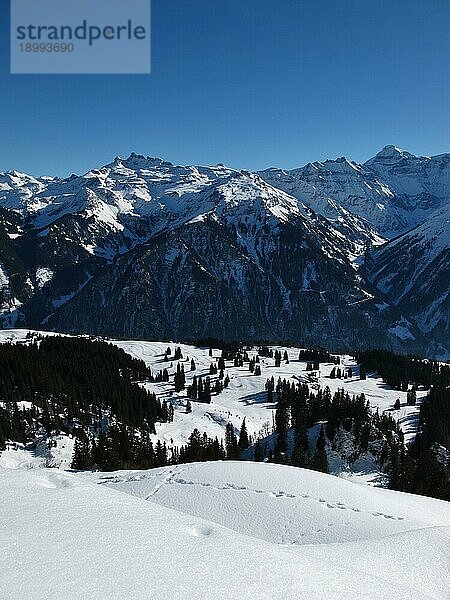 Idyllisches Skigebiet Braunwald  Berge