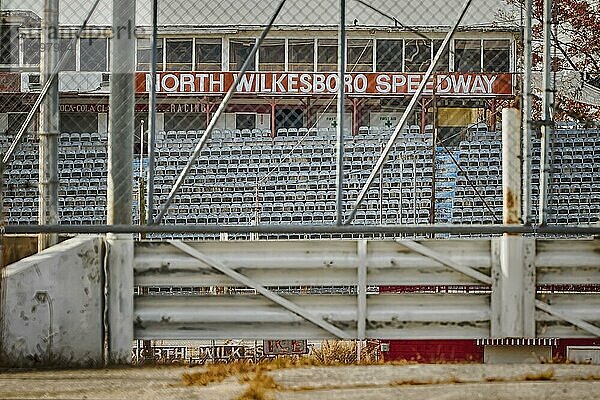 Der North Wilkesboro Speedway war eine kurze Rennstrecke  auf der seit der Gründung der NASCAR im Jahr 1949 bis zu ihrer Schließung 1996 Rennen der drei wichtigsten NASCAR Serien stattfanden. NWS wurde 2010 wiedereröffnet und war kurzzeitig Gastgeber für mehrere Stock Ca  North Wilkesboro  NC