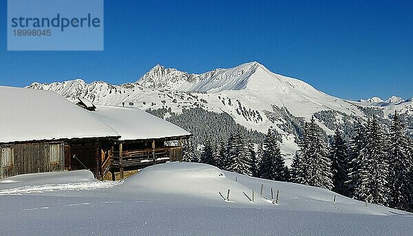 Idyllische Winterlandschaft in den Schweizer Alpen