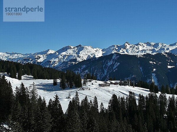 Schönes Skigebiet Braunwald  Berge
