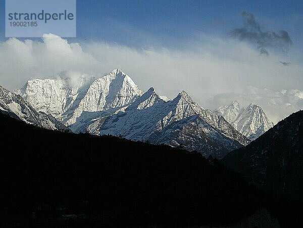 Wunderschöne Bergkette in der Everest Region