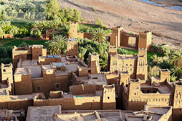 Sonnenuntergang über den alten Burgen in Ait Ben Haddou  UNESCO-Weltkulturerbe  Provinz Ouarzazate  Marokko  Nordafrika  Afrika