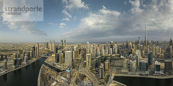 Luftaufnahme der Innenstadt von Dubai  Vereinigte Arabische Emirate  Naher Osten