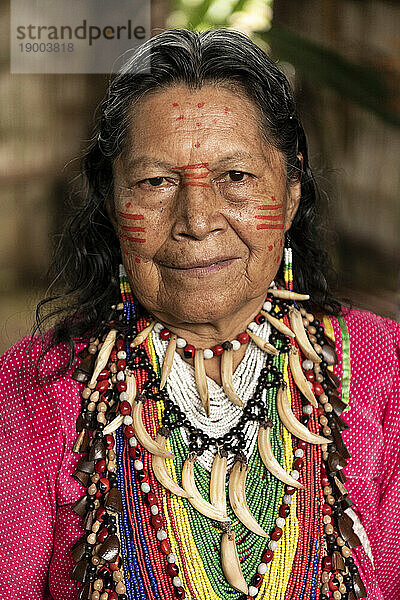 Porträt  Provinz Napo  Amazonien  Ecuador  Südamerika