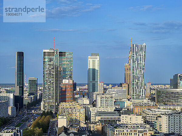 Skyline des Stadtzentrums  erhöhte Ansicht  Warschau  Woiwodschaft Masowien  Polen  Europa