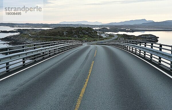 Schärenlandschaft an der Atlantikstraße in Norwegen