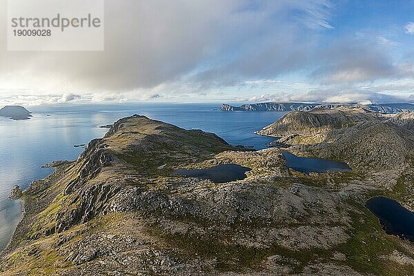 Landschaft der Insel Magerøya  Nordkapp  Troms og Finnmark  Norwegen  Europa