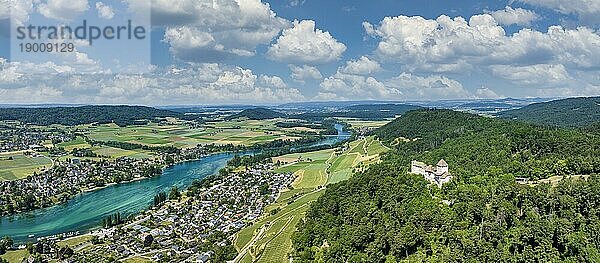 Luftbild-Panorama der Burg Hohenklingen bei Stein am Rhein  Kanton Schaffhausen  Schweiz  Europa