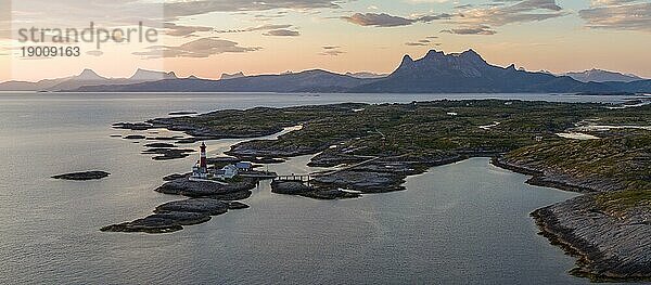 Leuchtturm Tranoy Fyr  Tranøy Fyr  Hamarøy  Ofoten  Vestfjord  Nordland  Norwegen  Europa