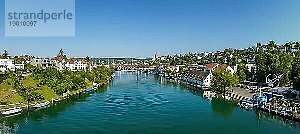 Luftbild-Panorama von der Stadt Schaffhausen und dem Rhein  Kanton Schaffhausen  Schweiz  Europa
