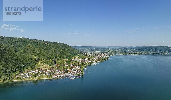 Luftbild-Panorama vom Bodensee mit der Ortschaft Bodman  Bodman-Ludwigshafen  Landkreis Konstanz  Baden-Württemberg  Deutschland  Europa