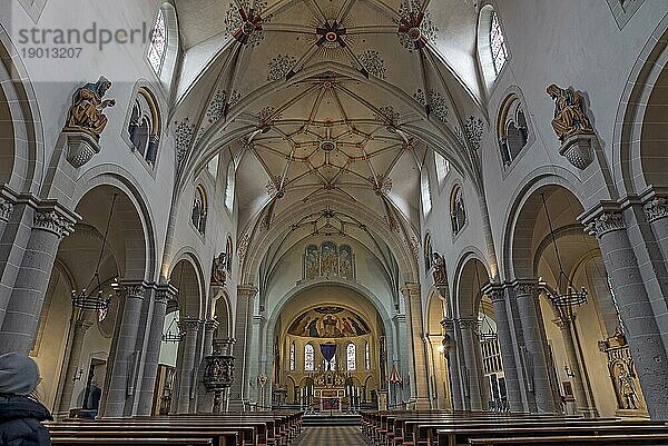 Innenraum der Basilika Sankt Kastor  Koblenz  Rheinland-Pfalz  Deutschland  Europa