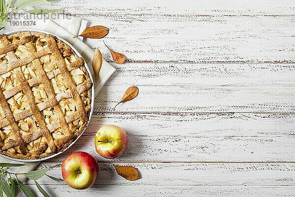 Draufsicht Apfelkuchen Danksagung mit Blätter kopieren Raum. Auflösung und hohe Qualität schönes Foto