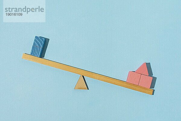 Draufsicht Balance Würfel blauen Hintergrund. Auflösung und hohe Qualität schönes Foto