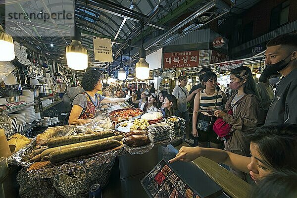 Gwangjang Markt  traditioneller Straßenmarkt in Jongno-gu  Seoul  Südkorea  Asien
