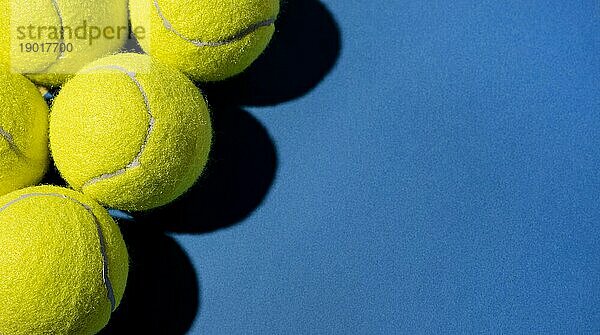 Draufsicht Tennisbälle mit Kopierraum. Auflösung und hohe Qualität schönes Foto