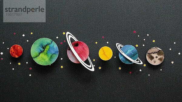 Flat Lay Anordnung kreatives Papier Planeten. Auflösung und hohe Qualität schönes Foto