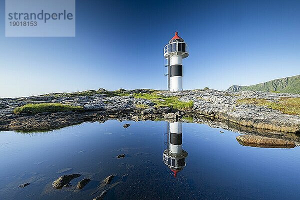 Leuchtturm auf Insel Andoya  Vesterålen  Norwegen  Europa