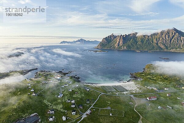 Fischerort Hovden  Insel Langøya  Inselgruppe Vesterålen  Norwegen  Europa