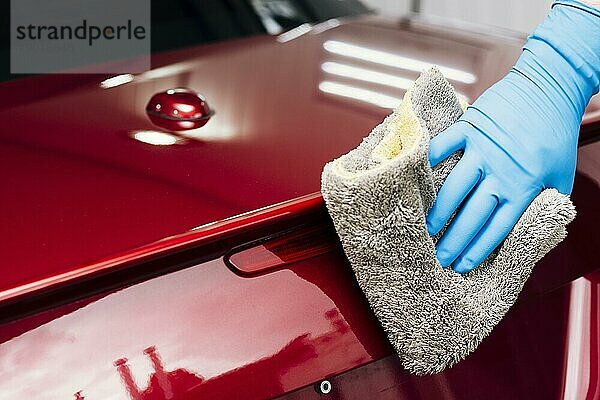 Close up Person Reinigung Auto außen Auflösung und hohe Qualität schönes Foto