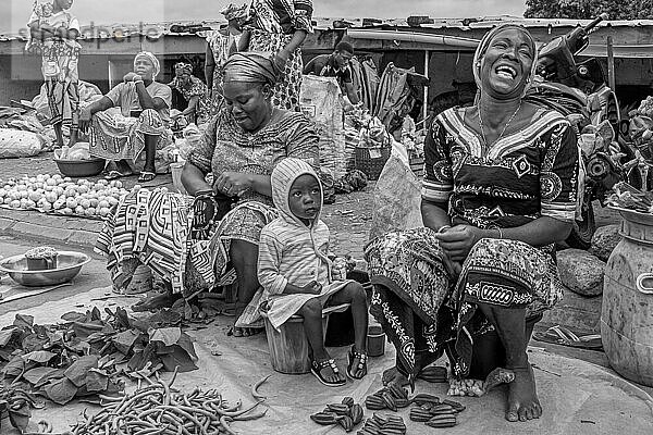 Typischer Markt in BOUNDIALI  Elfenbeinküste  Afrika