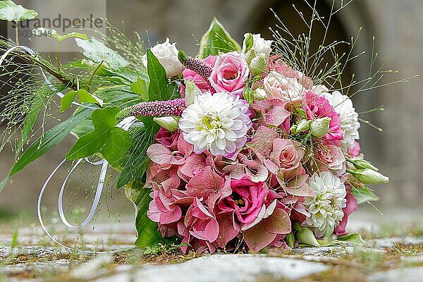 Heiraten Brautstrauß Blumenstrauß rosa Rosen Hochzeitsstrauß