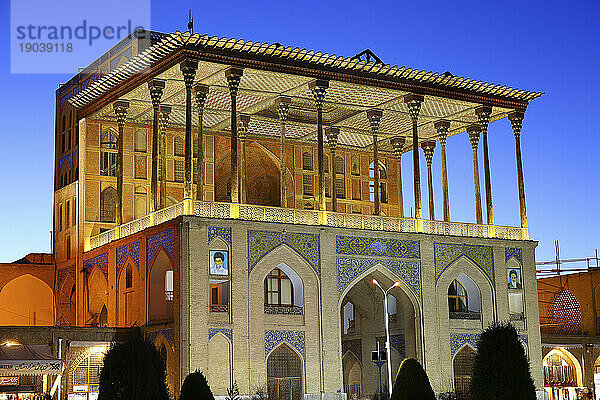Ali-Qapu-Palast  am Nagsh-e-Jahan-Platz  Isfahan  Iran