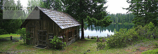 Das Hall House am Fish Lake Historic Site im Willamette National Forest von Oregon  USA