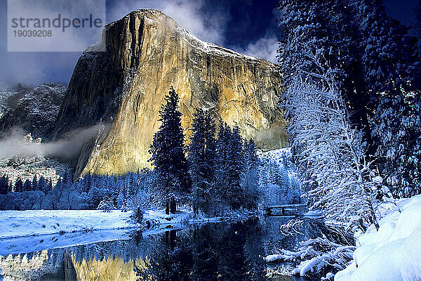 El Capitan im Yosemite-Nationalpark  Kalifornien  USA  aufgenommen im Winter 2007