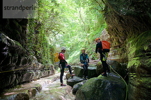 Canyoning im Furco Canyon in den spanischen Pyrenäen