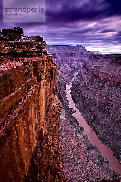 Der Grand Canyon  aufgenommen vom Nordrand am Toroweap Overlook  3000 Fuß über dem Colorado River. Winter 2007