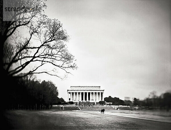 Das Lincoln Memorial an einem bewölkten Tag.