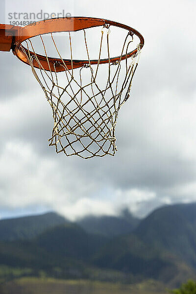 Ein Basketballkorb.