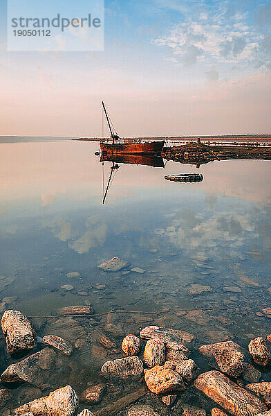 Panoramablick auf den Salzsee bei Sonnenuntergang