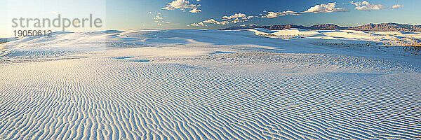 Der glitzernde weiße Sand des White Sands National Monument  New Mexico  USA.