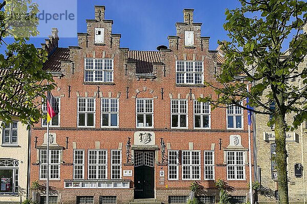 Traditionelles Gebäude der Altstadt  am Markt  Friedrichstadt  Nordfriesland  Schleswig-Holstein  Deutschland  Europa