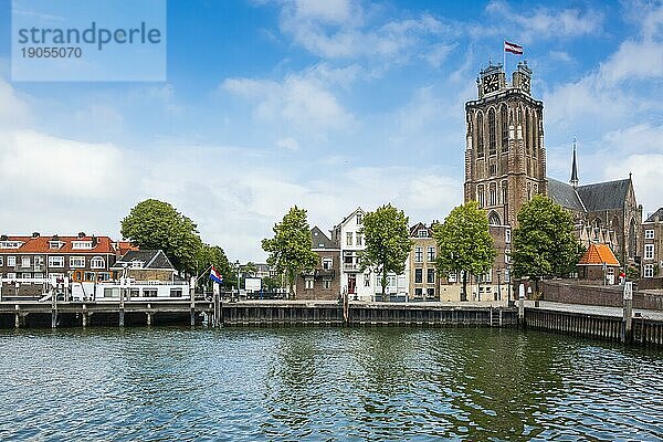 Grote Kerk und Stadtansicht Dordrecht  Niederlande  Europa