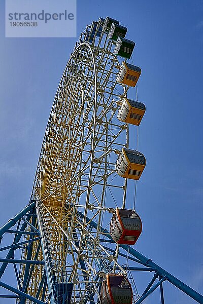 Riesenrad  Mtatsminda Park  Mtazminda Berg  Tiflis  Tbilissi  Georgien  Asien