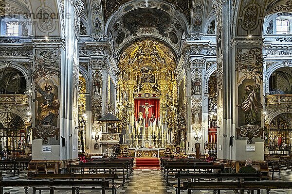 Innenraum der Pfarrkirche Santa María Magdalena in Sevilla  Andalusien  Spanien  Europa