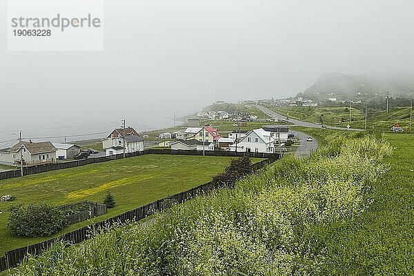 Dorf am nördlichen Sankt Lorenz Strom  Provinz Quebec  Kanada  Nordamerika