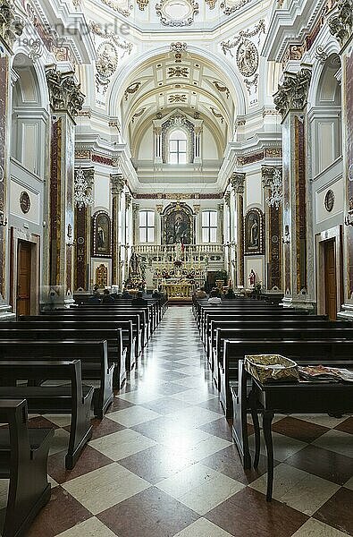 Langhaus  Vierung  Chor  Kirche Chiesa del Carmine  erbaut 1730-58  Martina Franca  Valle d?Itria  Trullo- Tal  Apulien  Puglia  Italien  Europa