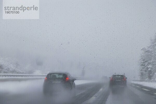 Autobahn im Winter