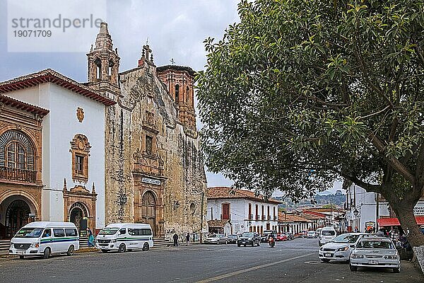 Kloster aus dem 16. Jahrhundert Ex Tempel von San Agustin  heute Gertrudis Bocanegra Bibliothek in der Stadt Pátzcuaro  Michoaca? n  Mexiko  Mittelamerika